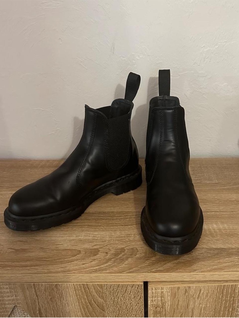 Dr. Martens 2976 MONO SMOOTH LEATHER
CHELSEA BOOTS (all black)